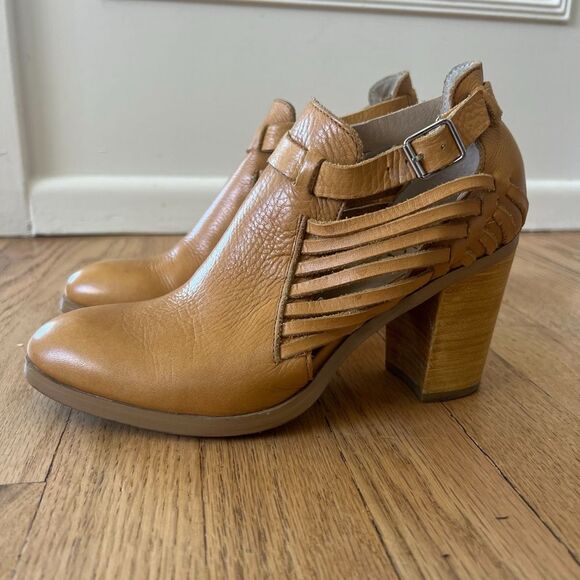 Anthropologie Latigo Jasmine Leather Strappy Block Heeled Booties size 6 Brown - Picture 1 of 12